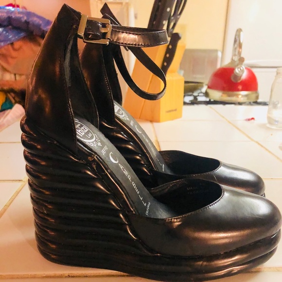 Jeffrey Campbell Wedges - Picture 3 of 4